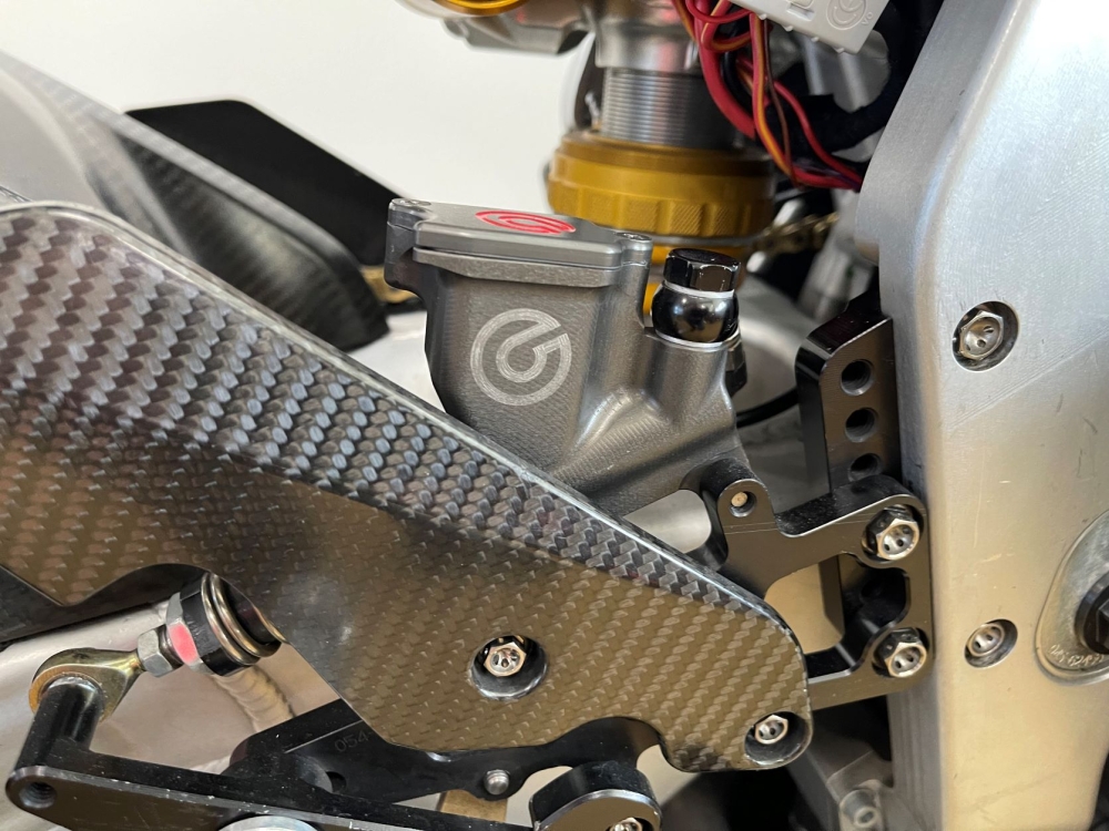 Suter BMW CRT Petrucci19